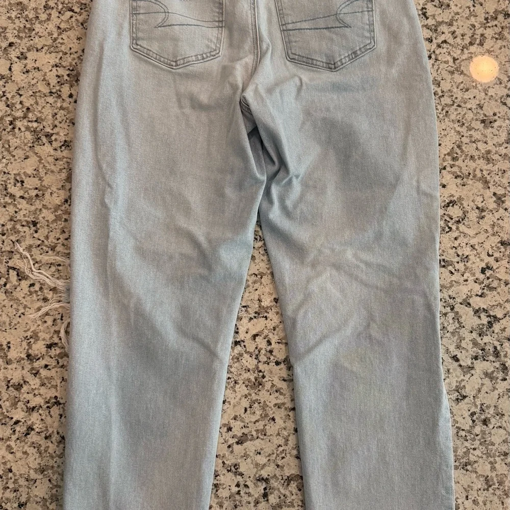 American Eagle Strigid Mom Jeans - Picture 2 of 3